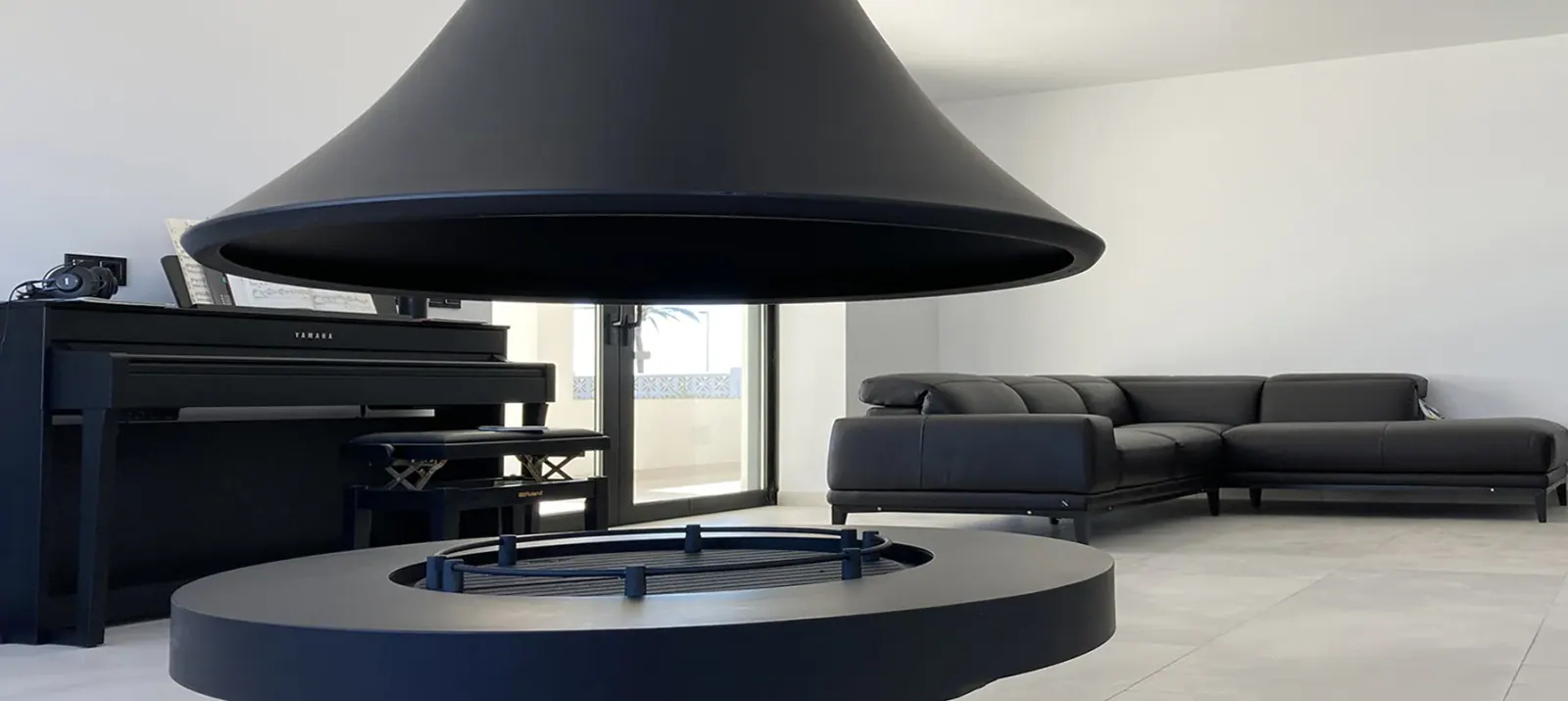Salón y acabados interiores de una reforma de vivienda